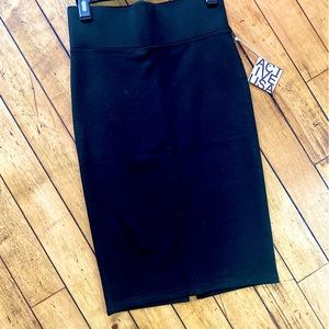 Black Pin Skirt 🖤